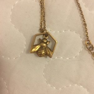 🐝Gold colored Honey comb bee necklace 🐝